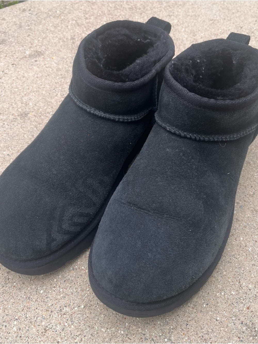 UGG Classic Ultra Mini Ankle Boots Black Suede Sheepskin Womens Size 8 EU39 Cozy - Picture 4 of 13